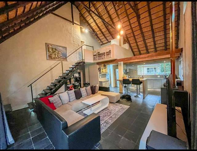 3 BEDROOM HOUSE FOR SALE IN SUNNINGHILL